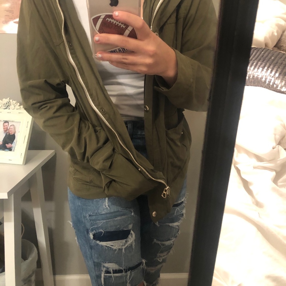 Green Jacket - Picture 3 of 6